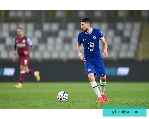 若日尼奥技术全面性持续提升，中场组织表现稳健